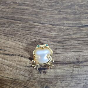 vintage gold-tone frog brooch pin 